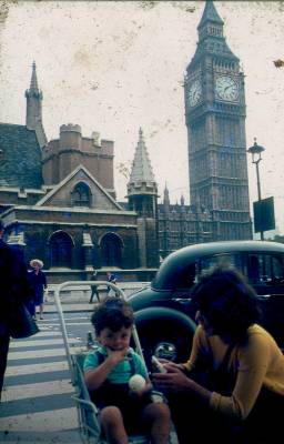 [Clarice e Ivo Herzog e o Big Ben] (2)