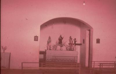 [Altar dentro de igreja]