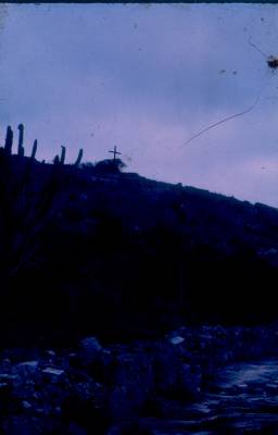 [Morro do caminho do Santuário de Santa Cruz]