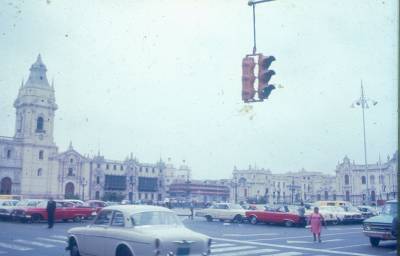 [Praça e a Catedral de Lima]