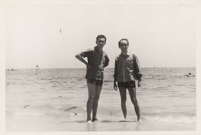 [Vladimir Herzog em praia do Chile]