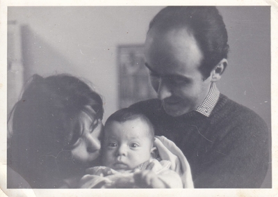 [Vladimir Herzog, Clarice Herzog e Ivo Herzog em Londres]