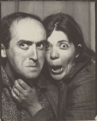 [Vladimir Herzog e Clarice Herzog fazendo careta]